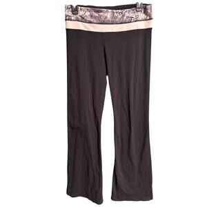 Lululemon Grove pants bootcut size 8